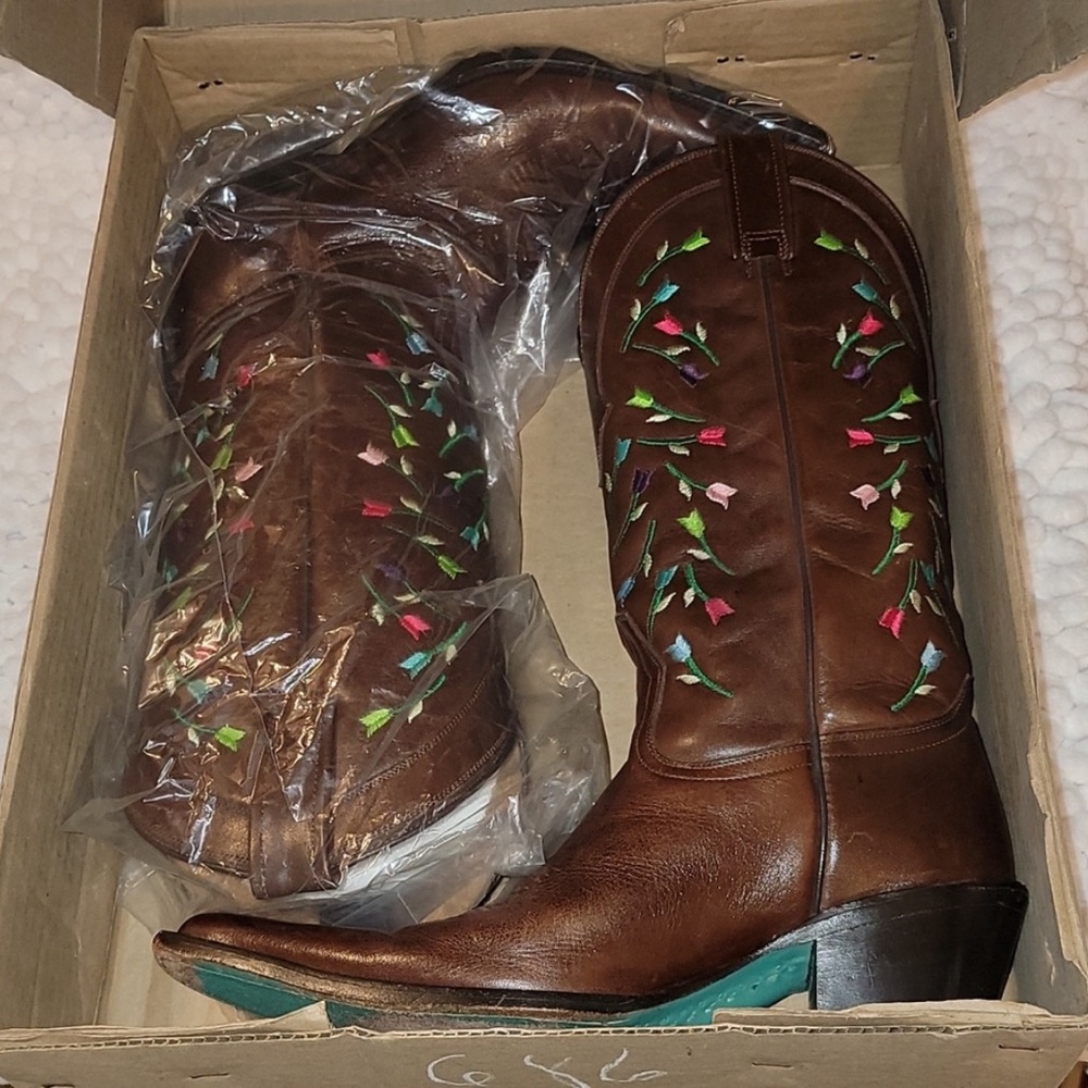 Hand made Lane, Brown Falling Flowers Western Boot - Picture 15 of 16